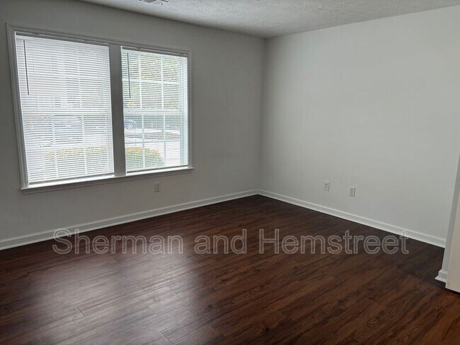 Building Photo - 3600 London Ct SW