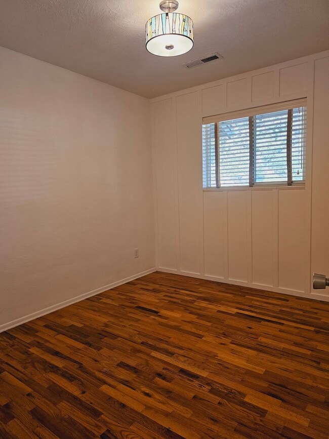 Building Photo - Charming 3 Bedroom Home Near Downtown Jacksonville
