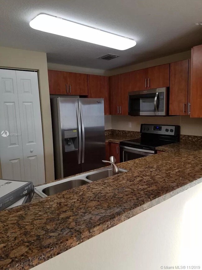 Building Photo - 3720 NE 4th Terrace