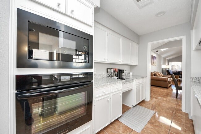 Building Photo - 11726 Lima Dr