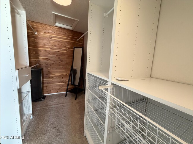 Building Photo - 1396 N 87th St