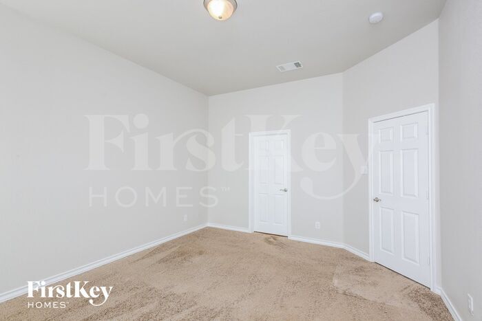 Building Photo - 1101 New Meadow Dr