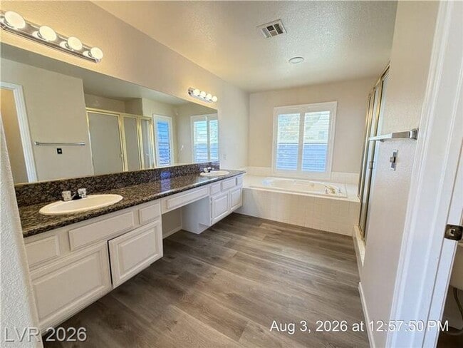 Building Photo - Beautiful Home with Private Balcony, Fireplace & Granite Kitchen