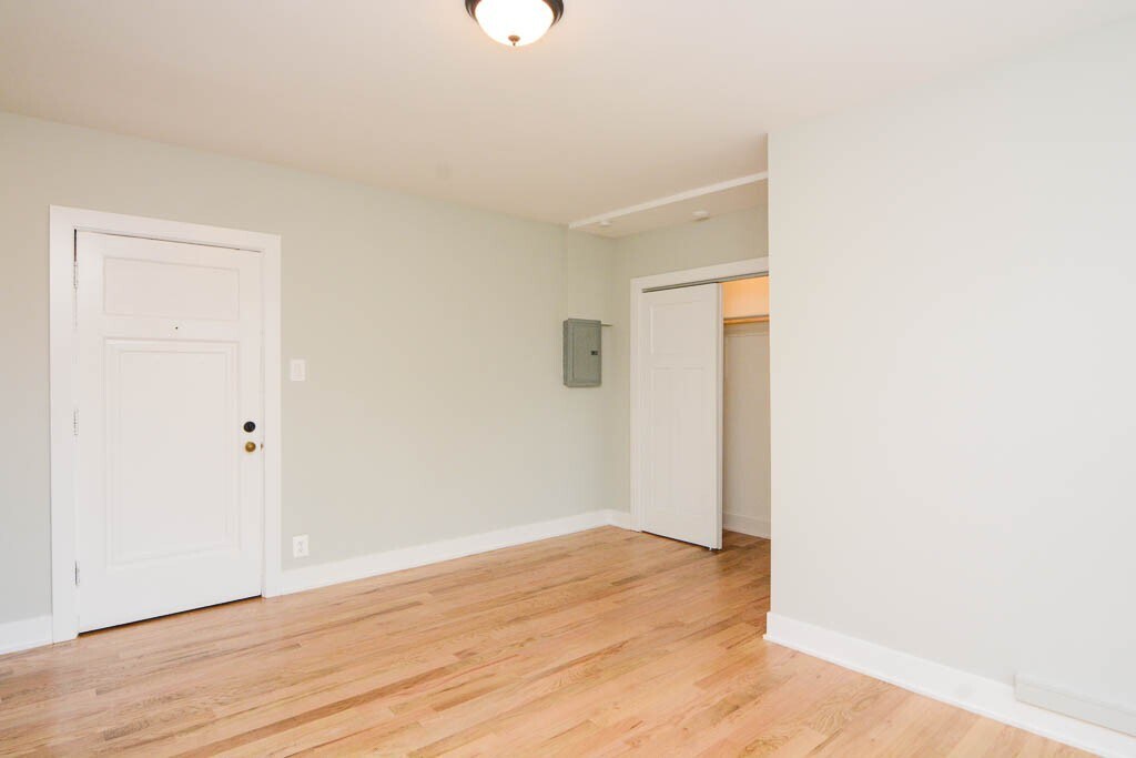 Building Photo - 4551 N Damen Ave