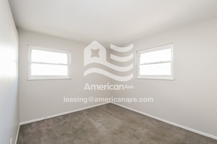 Building Photo - 142 Monteith Cir