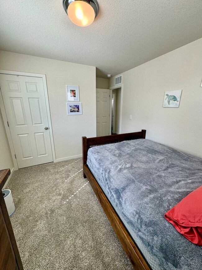 Building Photo - Like New 3 bedroom home in Banning Lewis