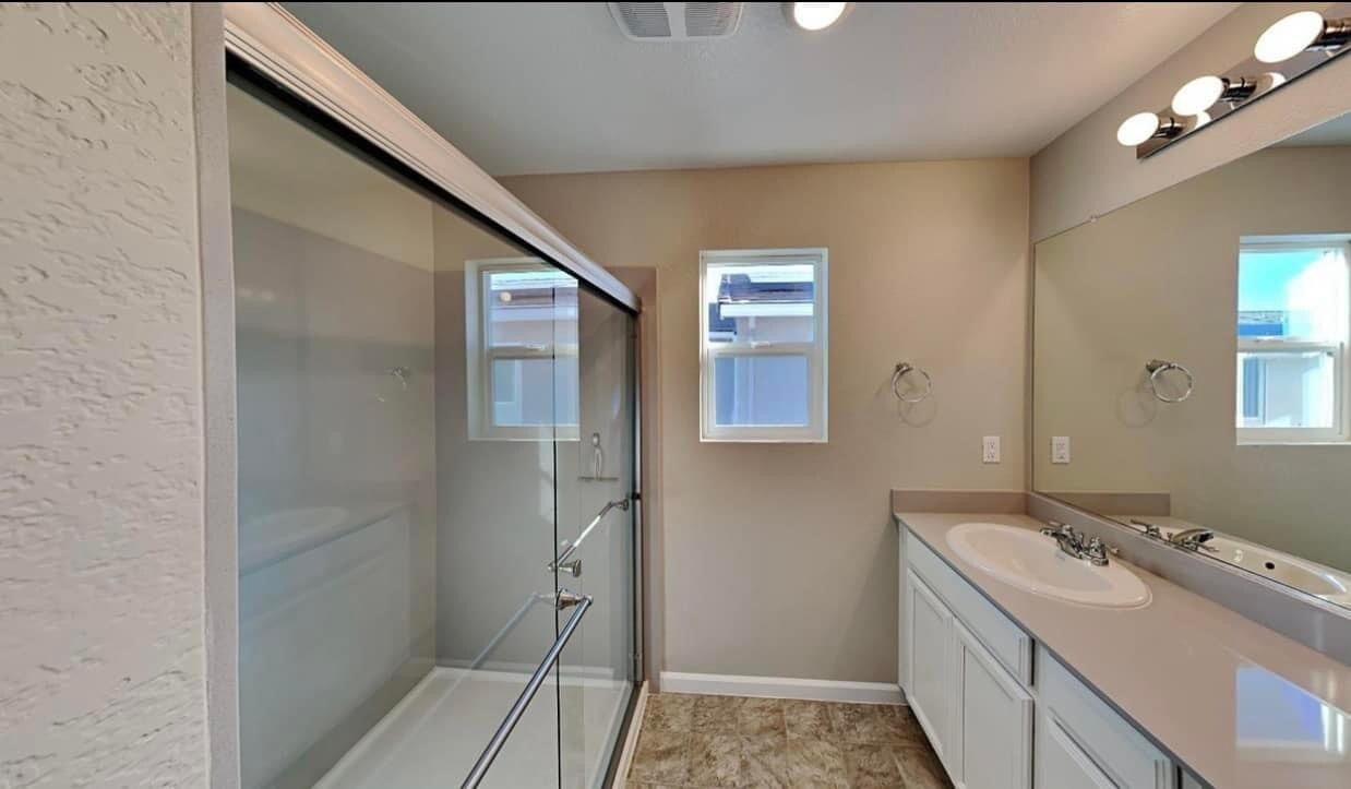 Building Photo - 3859 Roseparke Way