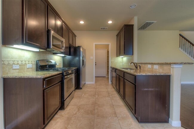 Building Photo - 8608 White Ibis Dr