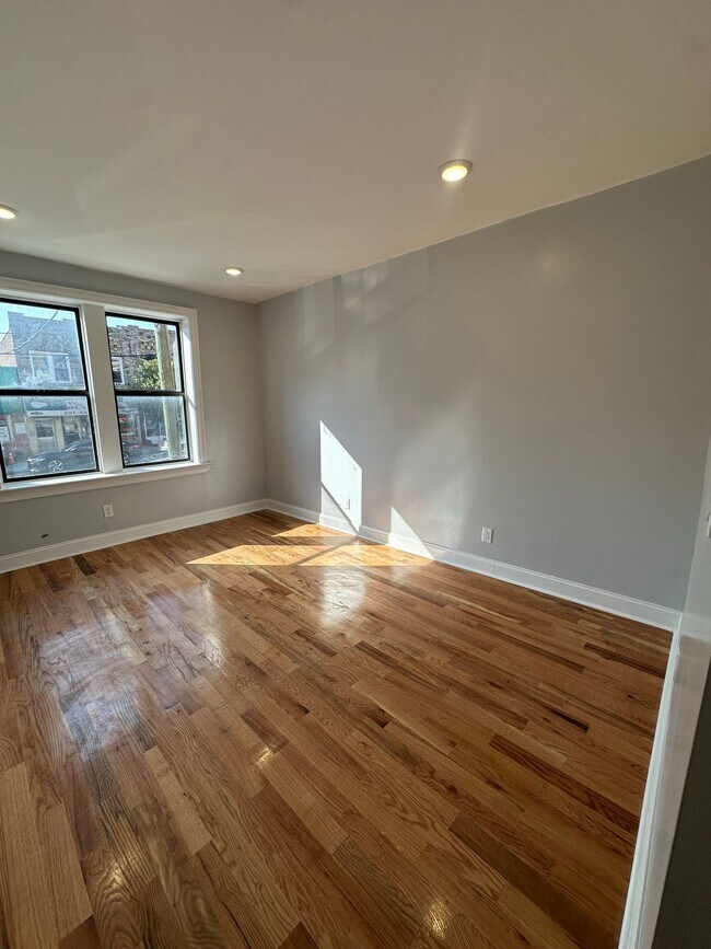 Building Photo - 6412 - Golden Crest 6412 Park Avenue, LLC