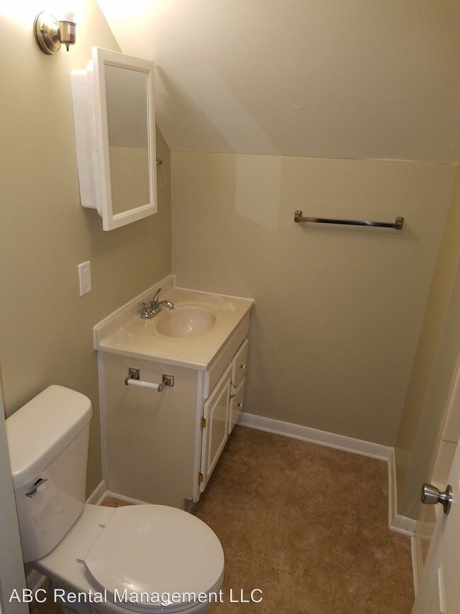 Building Photo - 321 6th Ave