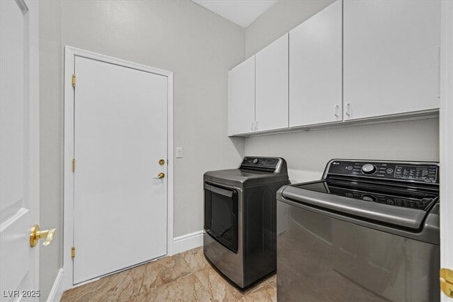 Building Photo - 34 Hunt Valley Trail