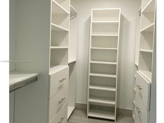 Building Photo - 403 SW 89th Pl