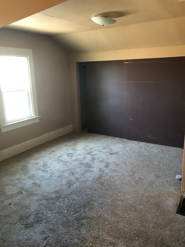 Building Photo - 3 Bedroom House in Roxana