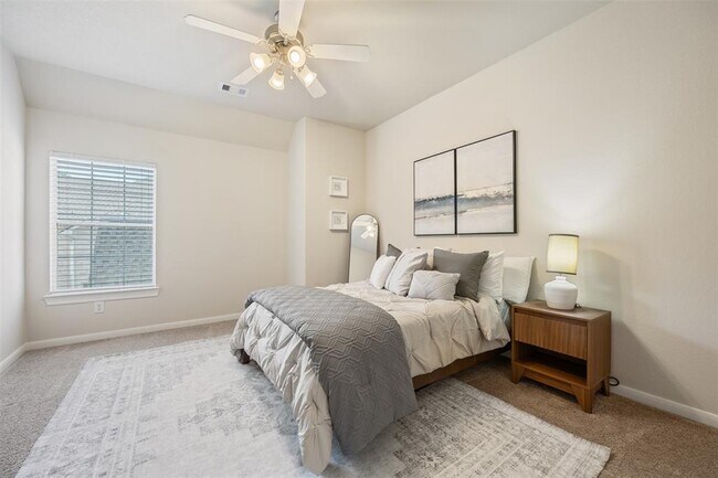 Building Photo - 15502 Stallion Point Cir