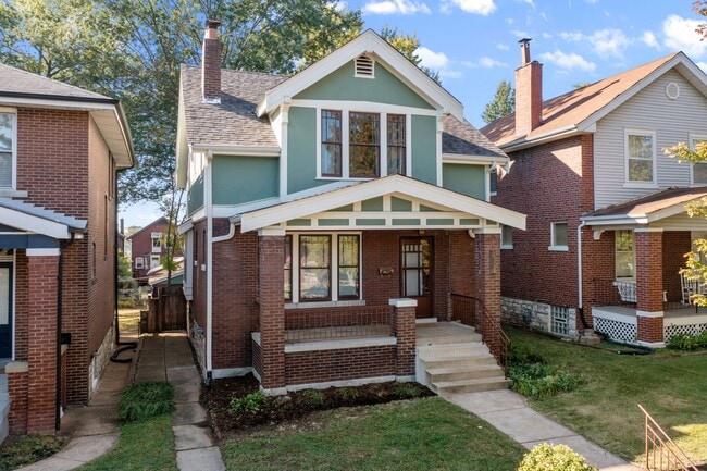 Building Photo - Hi-Pointe Adjacent House!