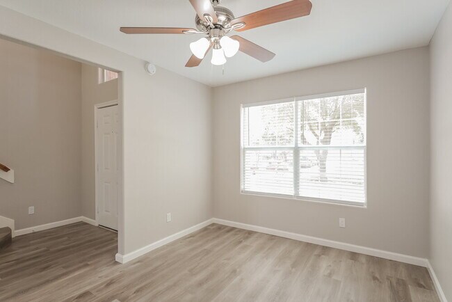 Building Photo - 444 Mystic Glen Loop