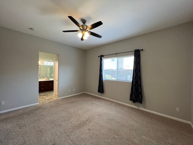 Building Photo - Livingston: $2450 3 Bedroom 2 Bathroom Sin...