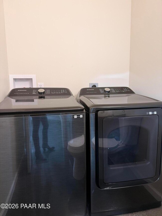 Building Photo - 720 N Walnut St