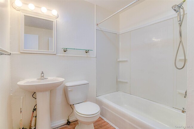 Building Photo - 1614 US-9W