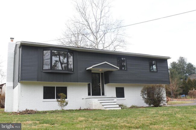 Building Photo - 64 Bogle Dr