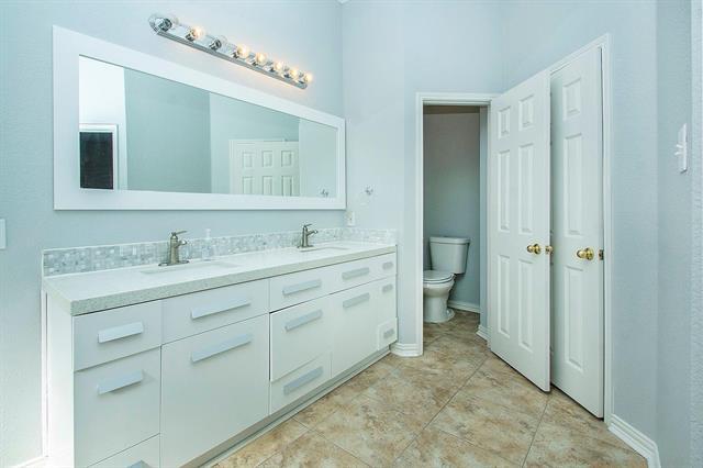 Building Photo - 406 Leameadow Dr