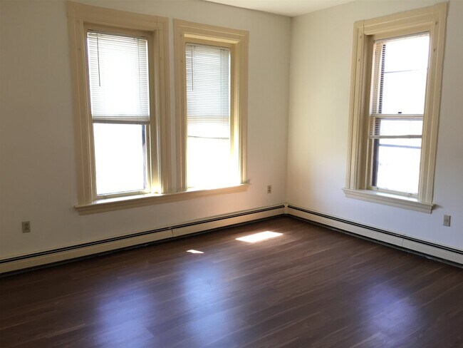 Building Photo - 124 Orange St
