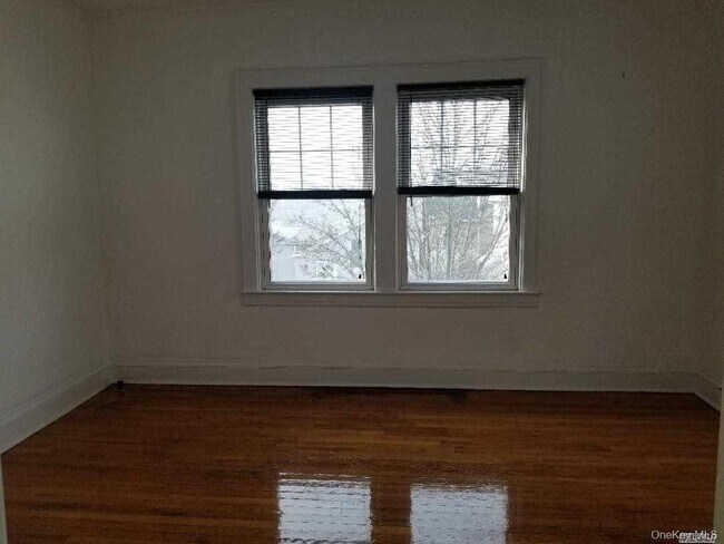 Building Photo - 36 Barnes St