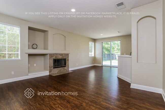 Building Photo - 9396 Lakepoint Dr