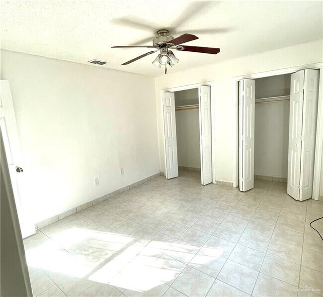 Building Photo - 2520 Goldcrest Ave W