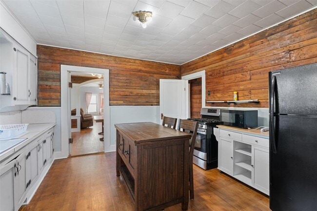 Building Photo - 408 S Gabriel St