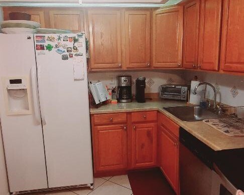 Fully Stocked Kitchen - 15449 Lakes of Delray Blvd
