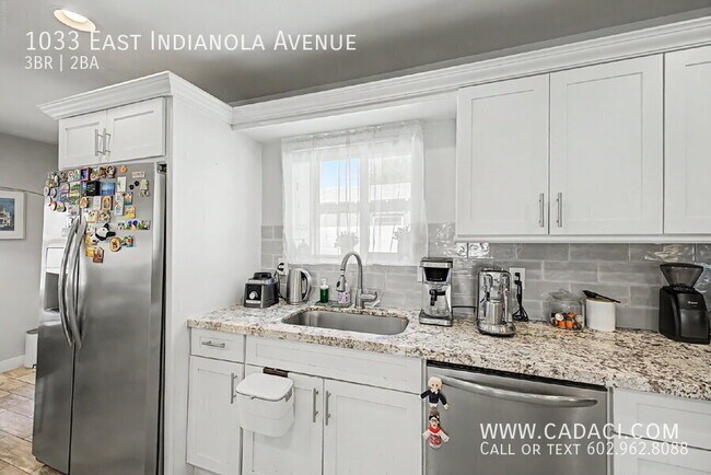 Building Photo - 1033 E Indianola Ave