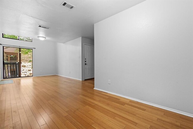 Building Photo - 3627 Menchaca Rd