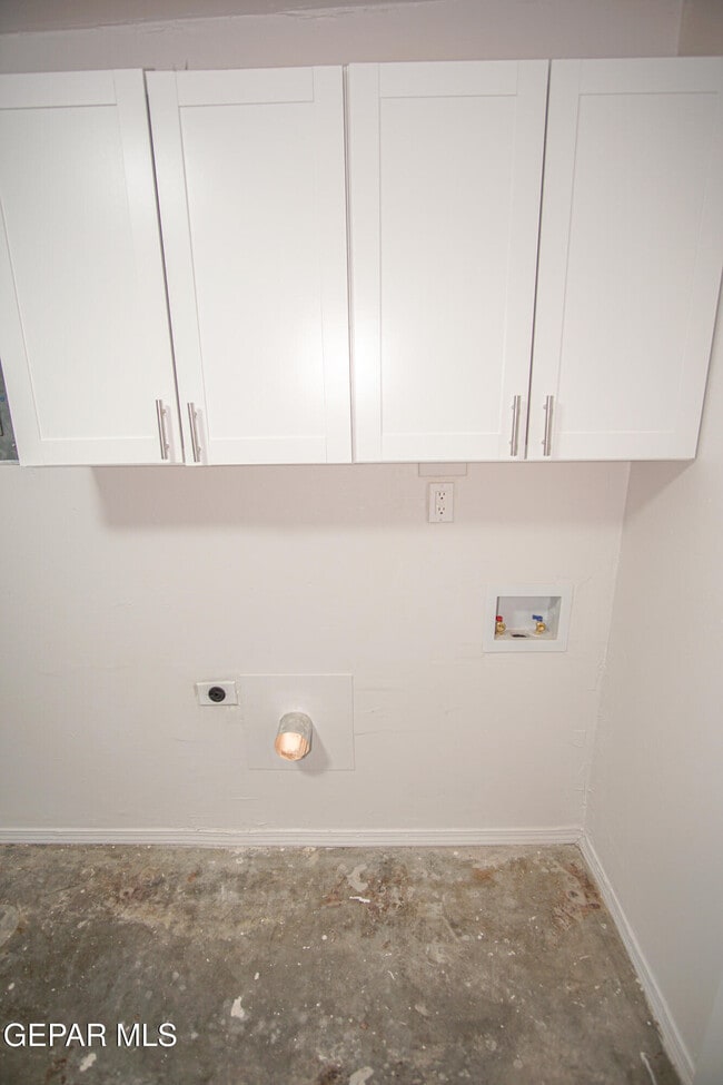 Building Photo - 4920 Alps Dr