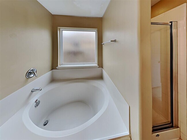 Building Photo - 2617 Las Cruces Cir