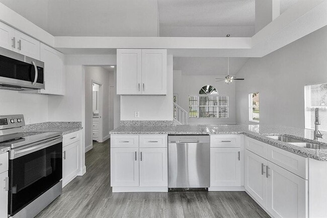 Building Photo - 8748 Exposition Dr