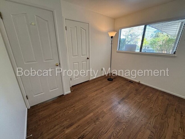 Building Photo - 750 Crain St
