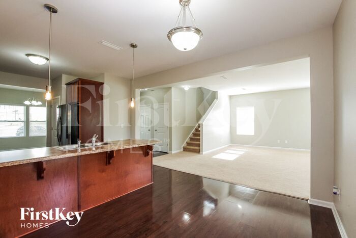 Building Photo - 3643 Creekside Dr