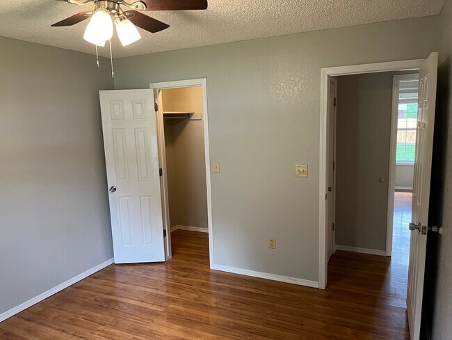 2nd bedroom another angle - 1004 S Dogwood St
