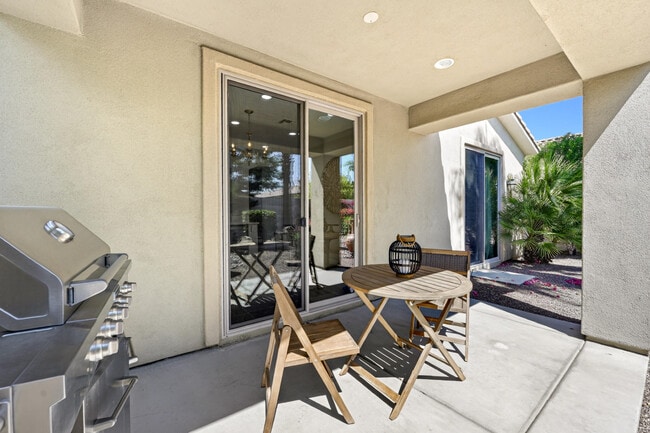 Building Photo - 41562 Via Arleta