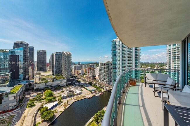 Building Photo - 350 S Miami Ave
