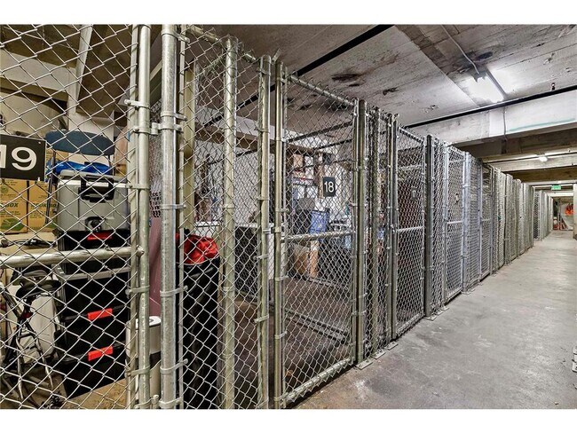 Building Photo - 2929 Chicago Ave