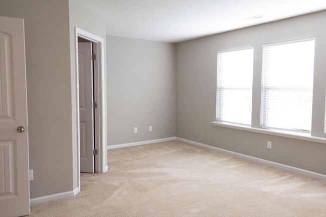 Building Photo - ** COMING SOON** Gorgeous Raleigh Townhome...
