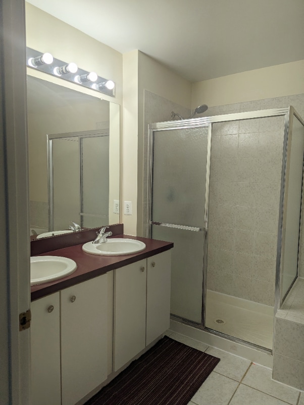 Building Photo - 586 Brittany Cir