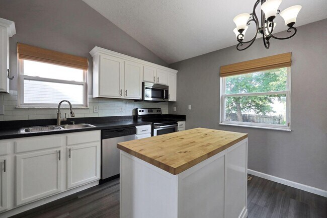 Building Photo - 840 Gulliver Dr