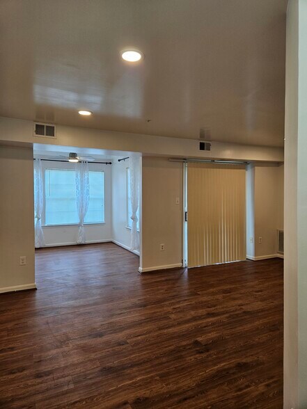 Building Photo - 2040 Alice Ave