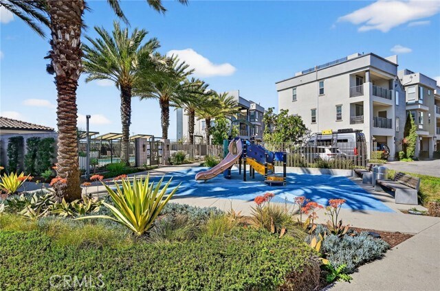 Building Photo - 1015 Somerton Dr