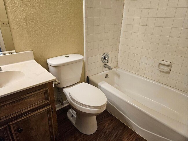 Building Photo - 16 N Ave B