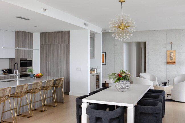 Building Photo - 60 E Randolph St