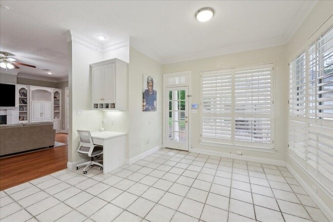 Building Photo - 4 Twin Cir Dr